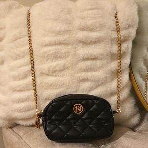 Badgley Mischka Elegant Black Quilted Shoulder Bag With Long Gold Chain Strap